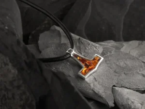 Thorshammer Vedhæng – Styrke og Rav i 925 Sterling Sølv